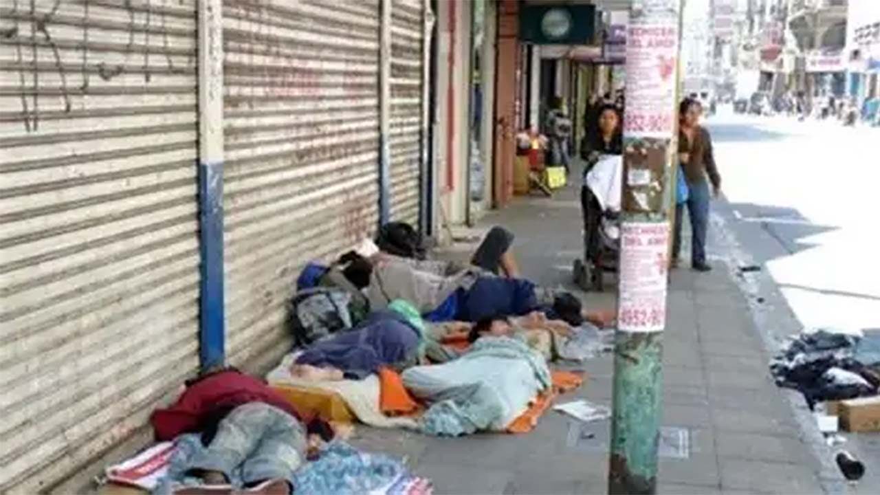 La invisibilidad de la miseria: cuando la pobreza se convierte en parte del paisaje urbano