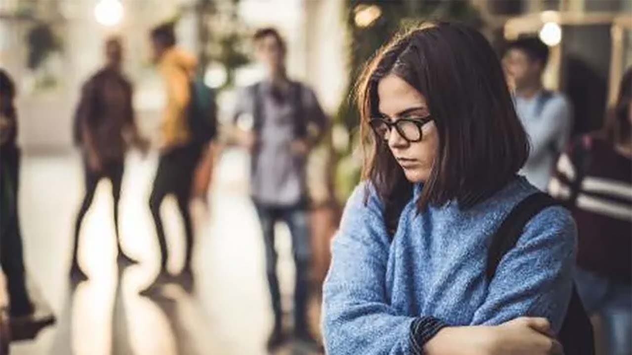 Sentirse fuera de lugar: la incomodidad de la época